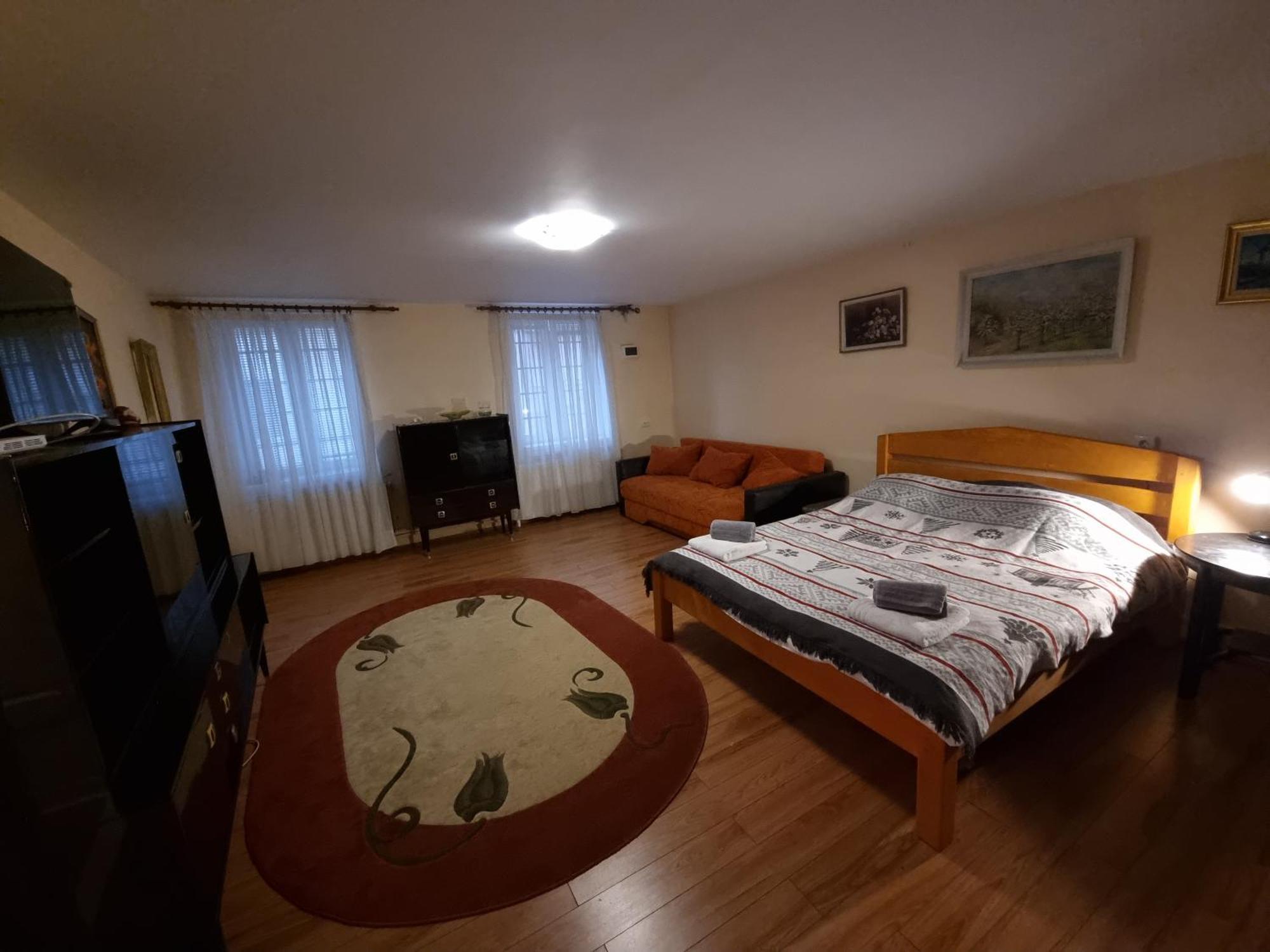 R Castle - 2 Room Apartment Брашов Екстериор снимка