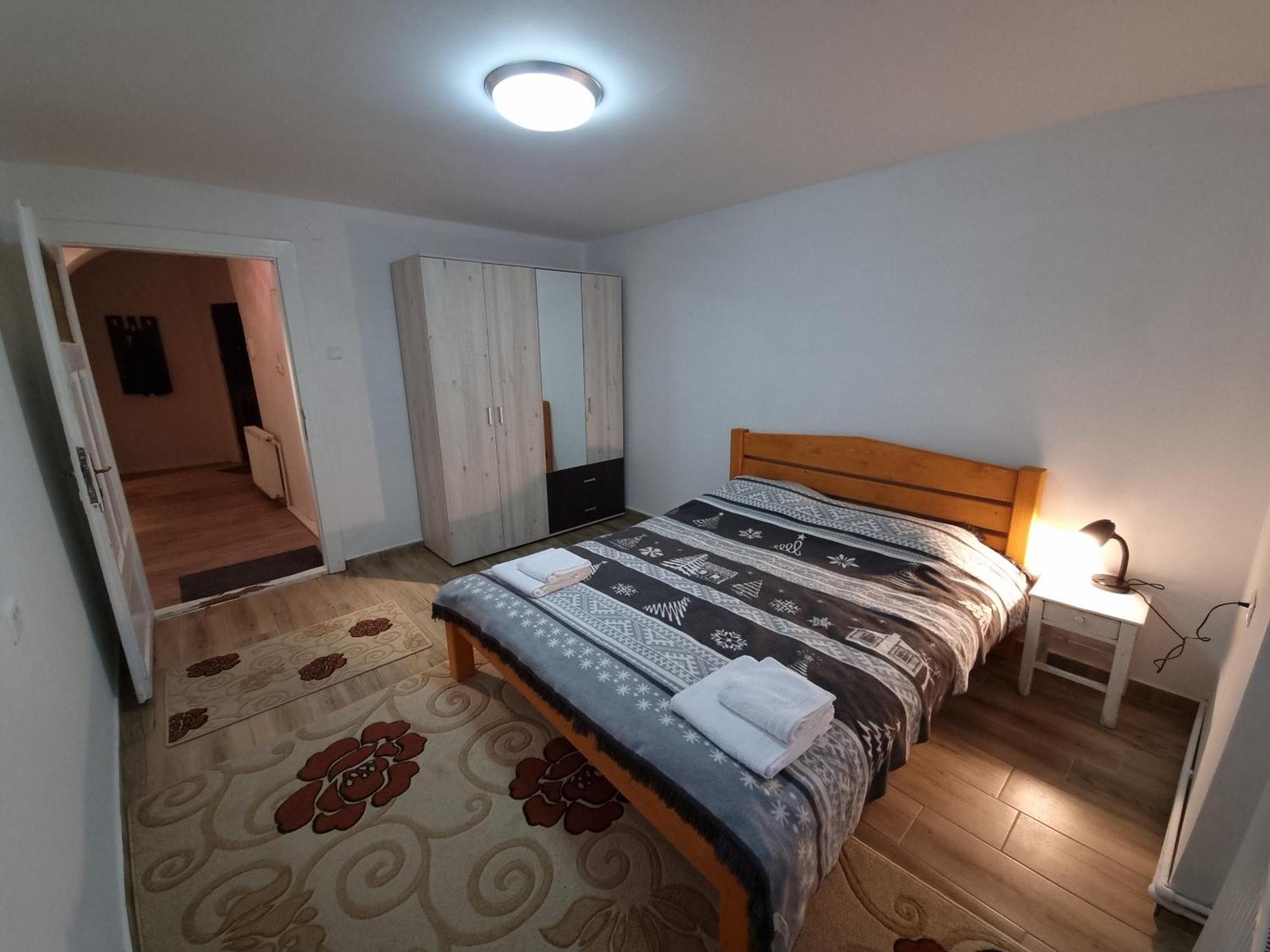 R Castle - 2 Room Apartment Брашов Екстериор снимка