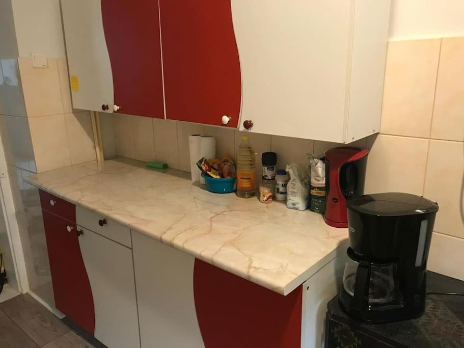 R Castle - 2 Room Apartment Брашов Екстериор снимка